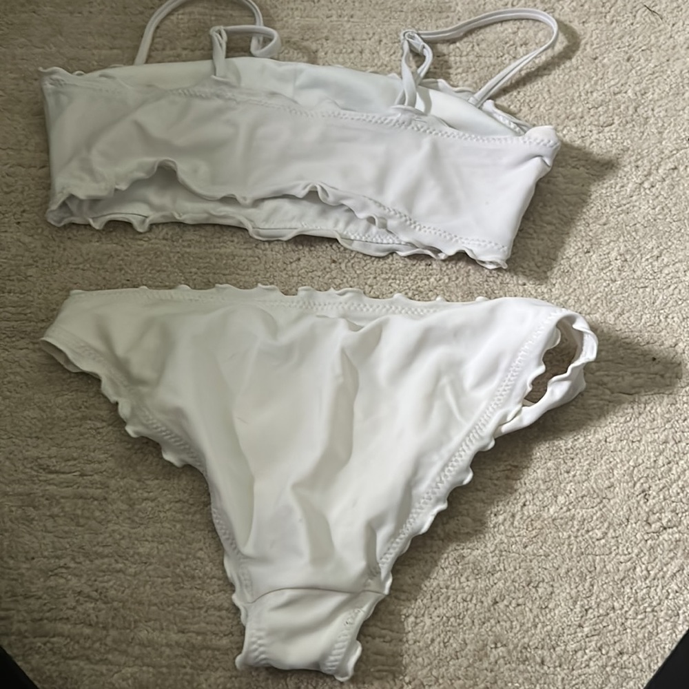 Bikini - Picture 2 of 2